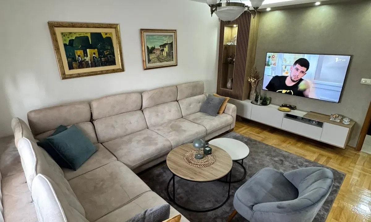 Prodaja, trosoban stan, 87m², Stari Aerodrom, Podgorica