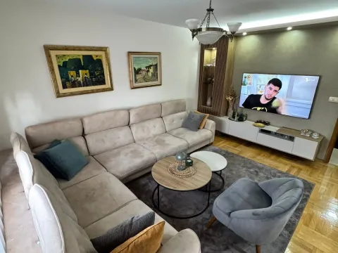 Prodaja, trosoban stan, 87m², Stari Aerodrom, Podgorica