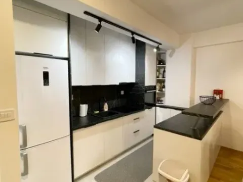 Izdavanje, dvosoban stan, 75m², Zabjelo, Podgorica