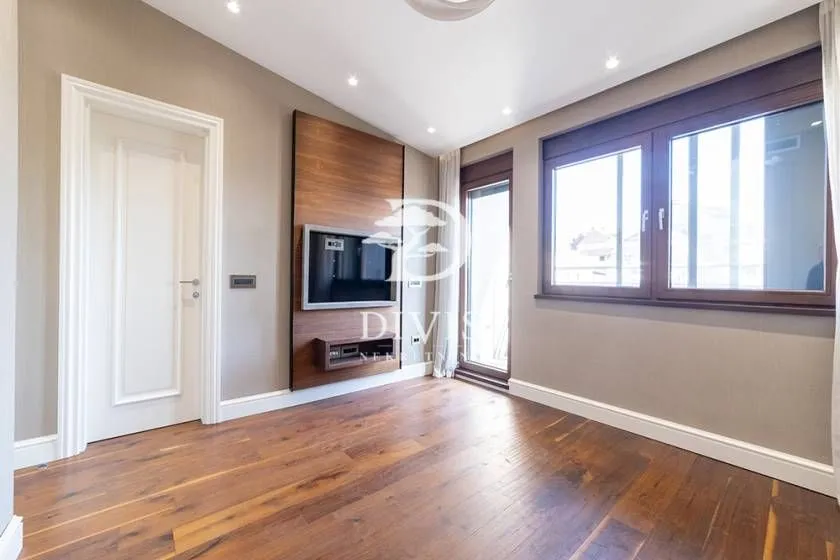 Sale, four bedroom apartment, 152m², Vračar Hram, Vračar Sve Podlokacije