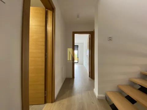 Izdavanje, kuća, 181m², Sremska Kamenica, Petrovaradin - image 21