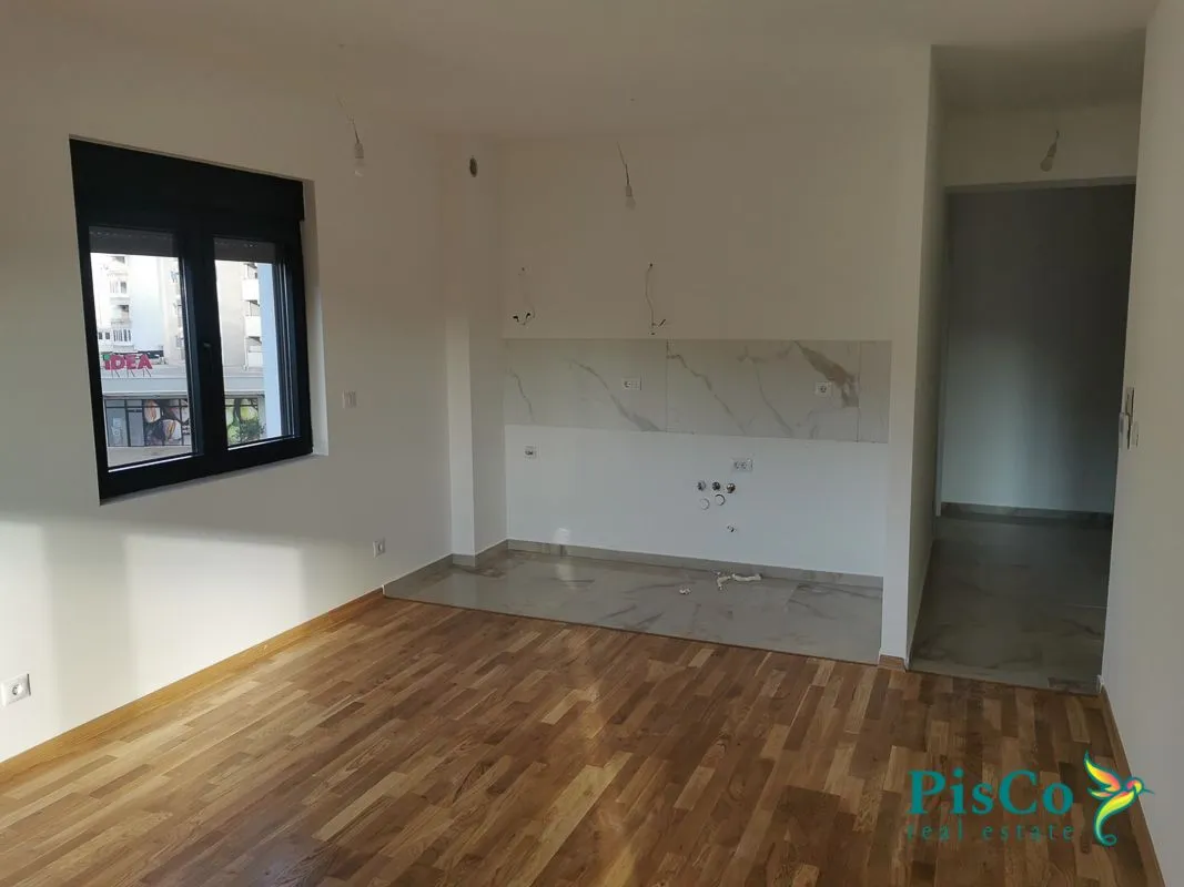 Izdavanje, dvosoban stan, 64m², Zagorič, Podgorica