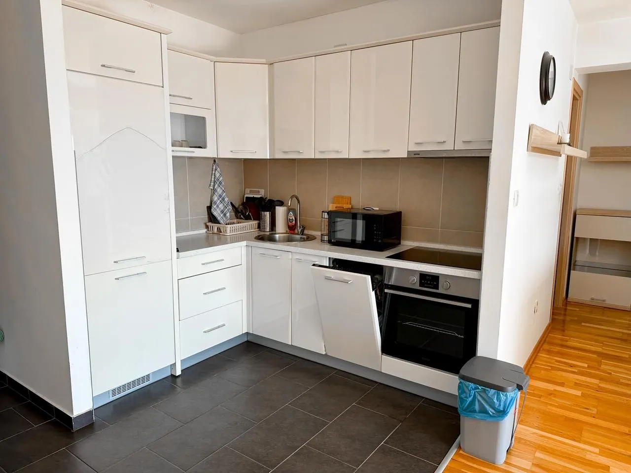 Rent, one bedroom apartment, 80m², Centar, Budva