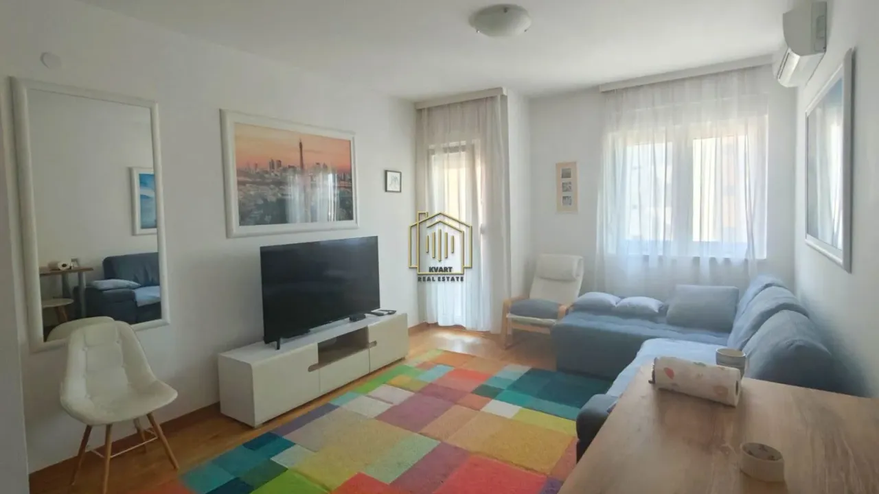 Izdavanje, jednosoban stan, 45m², City Kej, Podgorica