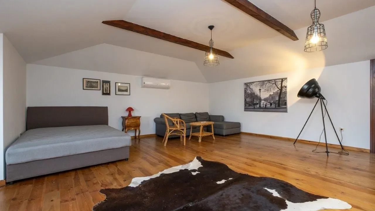 Sale, house, 200m², Tološi, Podgorica