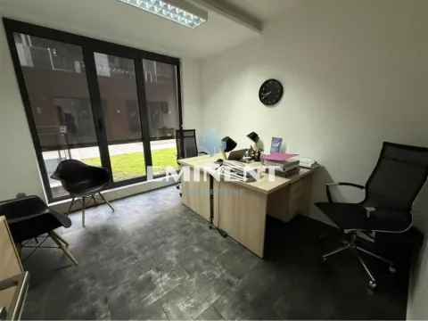 Izdavanje, poslovni prostor, 303m², Stari Grad, Beograd - image 11