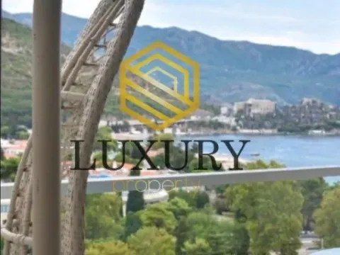 Rent, apartment, 70m², Tree cane, Budva - image 2