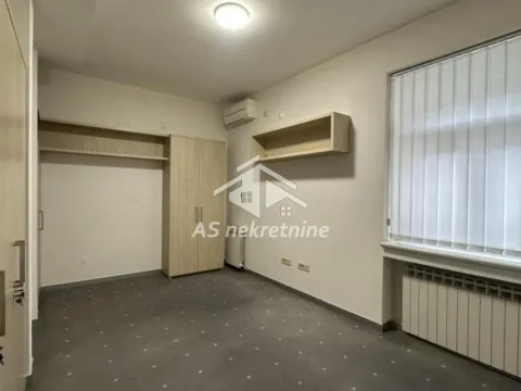 Izdavanje, stan, 223m², Kalenić Pijaca, Vračar Sve Podlokacije - image 31