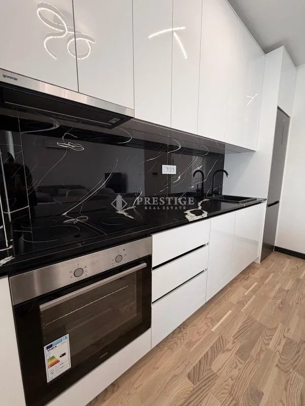 Izdavanje, dvosoban stan, 57m², Pod Goricom, Podgorica