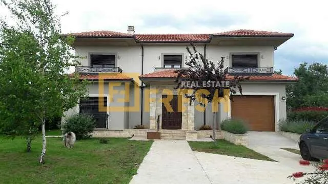 Izdavanje, kuća, 220m², Tološi, Podgorica