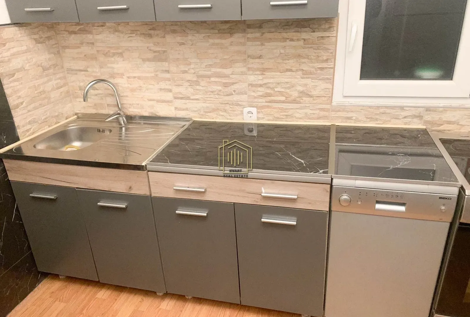 Izdavanje, dvosoban stan, 95m², Tološi, Podgorica