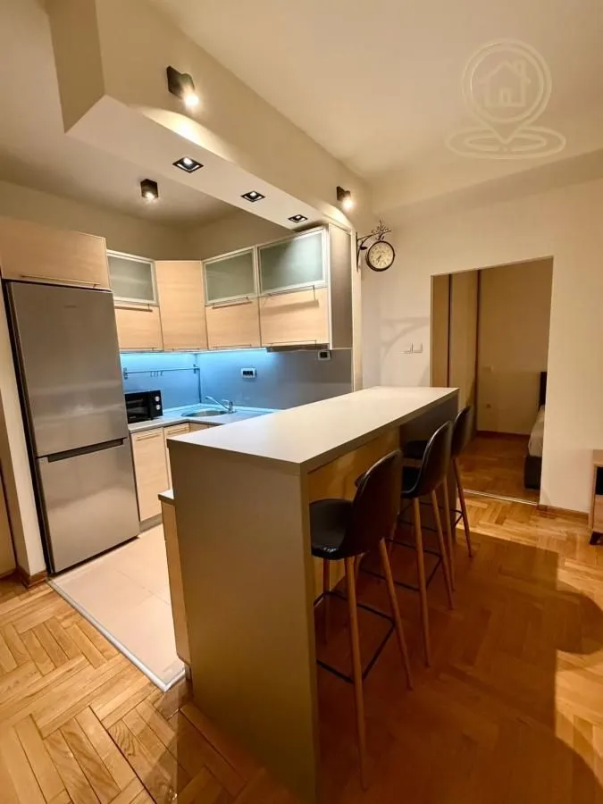 Izdavanje, dvosoban stan, 48m², Stari Grad, Beograd