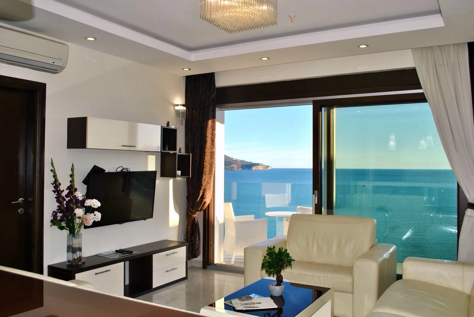 Sale, two bedroom apartment, 80m², Bečići, Budva