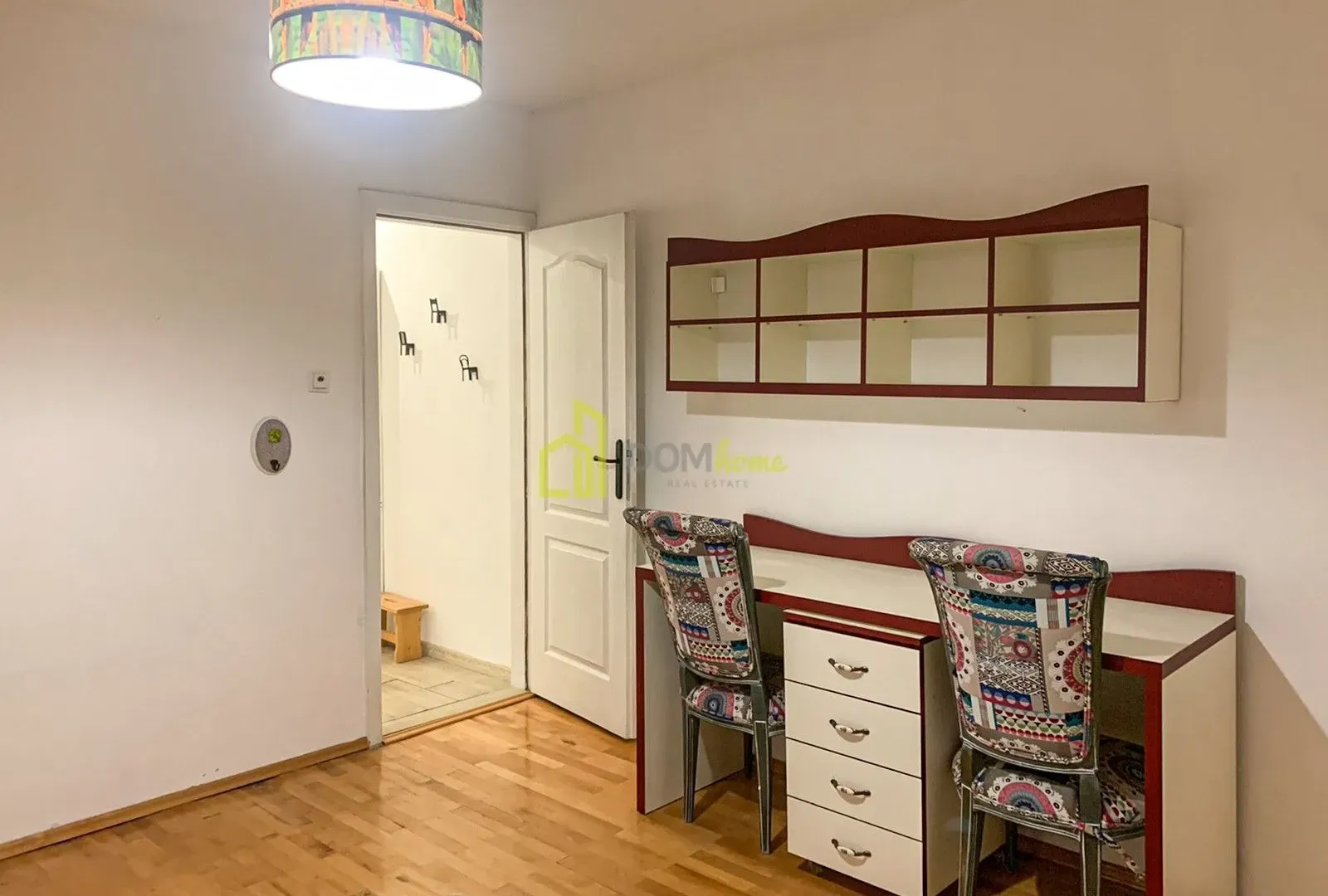 Izdavanje, trosoban stan, 100m², Blok 5, Podgorica