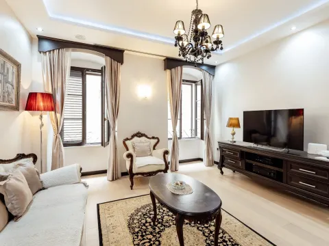 Prodaja, dvosoban stan, 117m², Stari Grad Kotor, Kotor - image 4