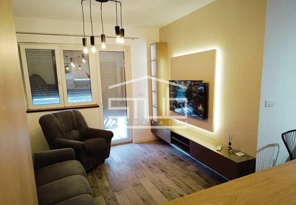 Prodaja, dvosoban stan, 46m², Centar, Pančevo