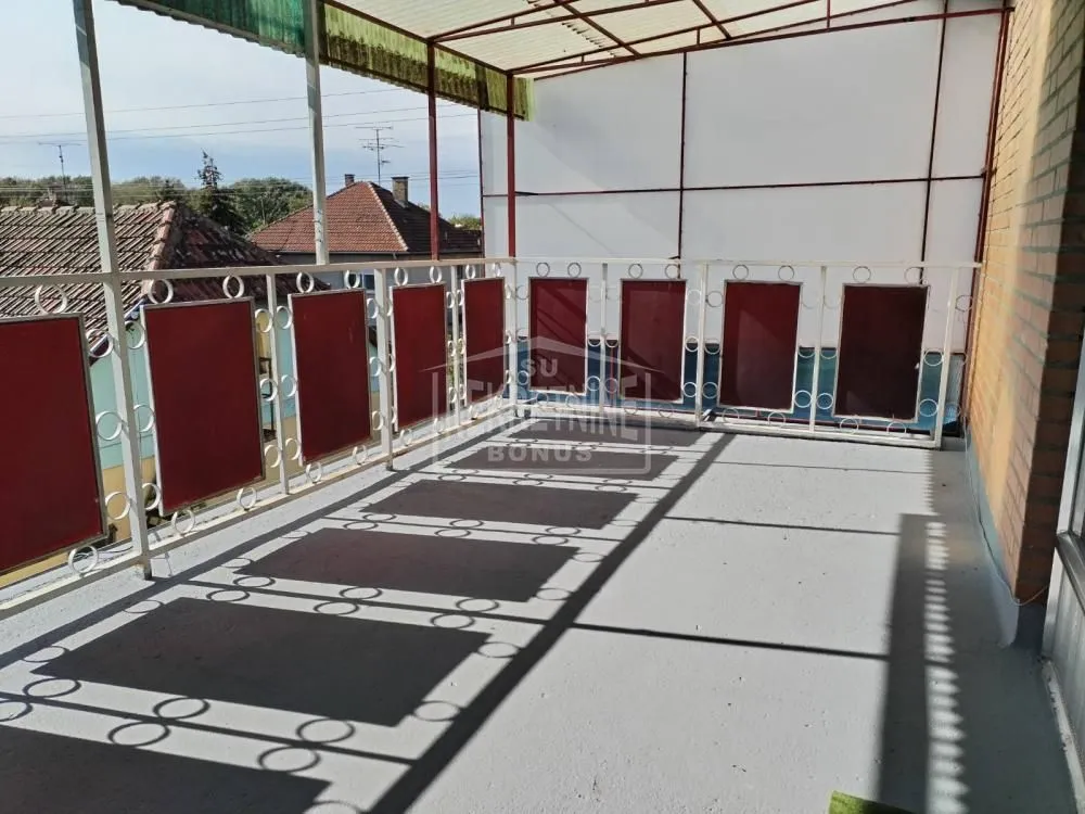 Prodaja, kuća, 328m², Železničko Naselje, Subotica