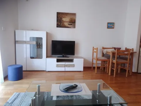 Izdavanje, jednosoban stan, 33m², City Kvart, Podgorica - image 9