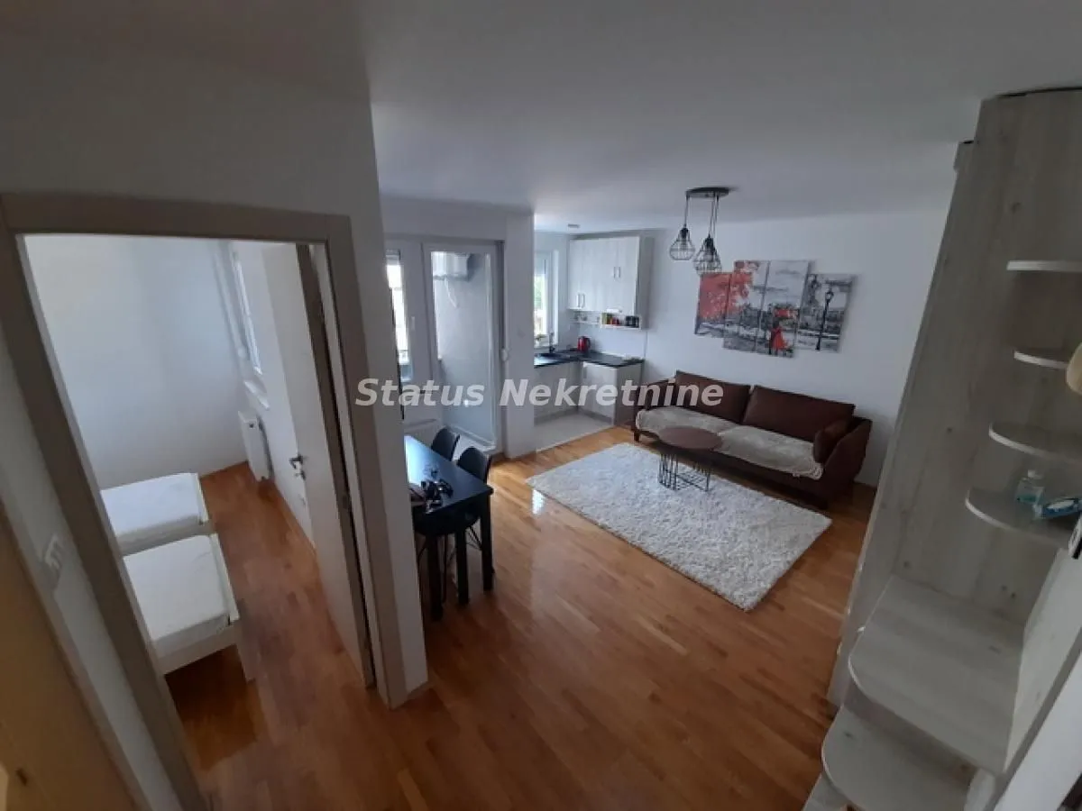 Izdavanje, jednosoban stan, 36m², Centar, Novi Sad
