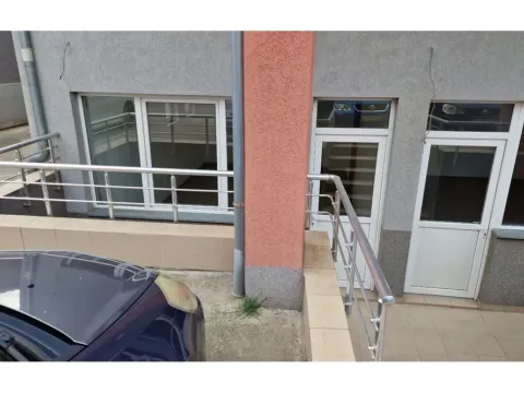 Sale, office space, 52m², Durlan, Niš - image 11