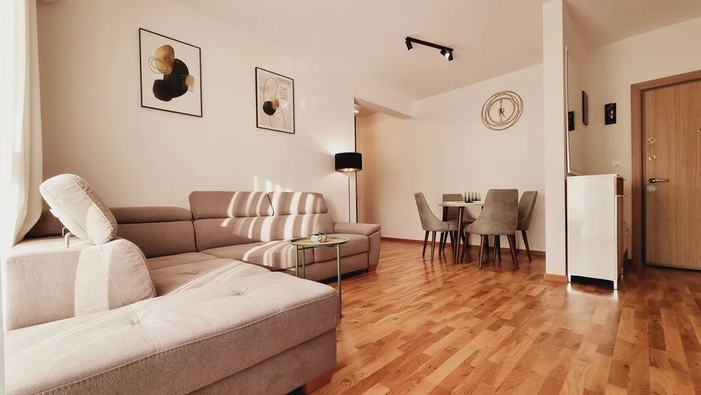 Rent, one bedroom apartment, 48m², Bečići, Budva