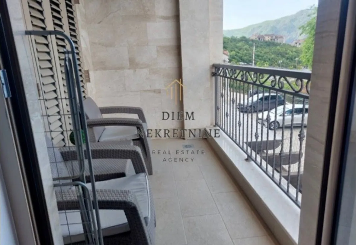 Rent, one bedroom apartment, 57m², Dobrota, Kotor