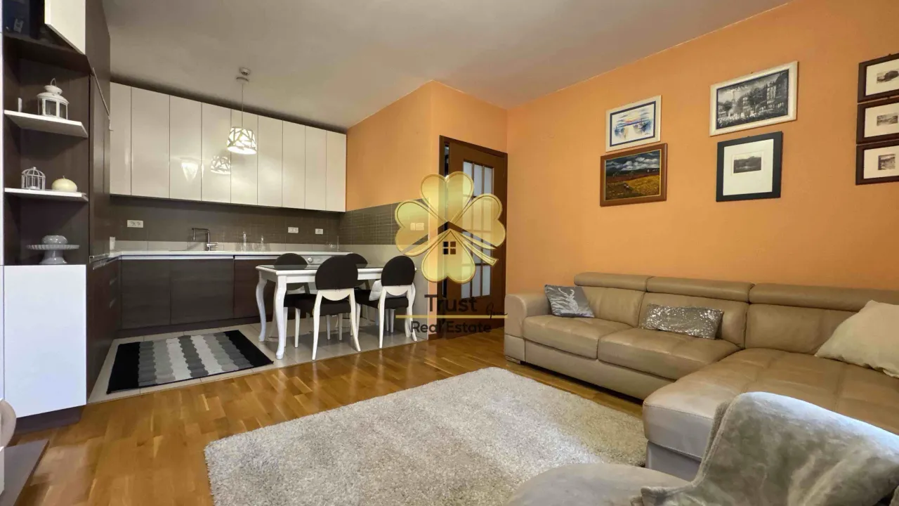 Izdavanje, dvosoban stan, 75m², City Kvart, Podgorica