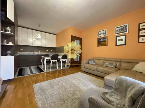 Izdavanje, dvosoban stan, 75m², City Kvart, Podgorica