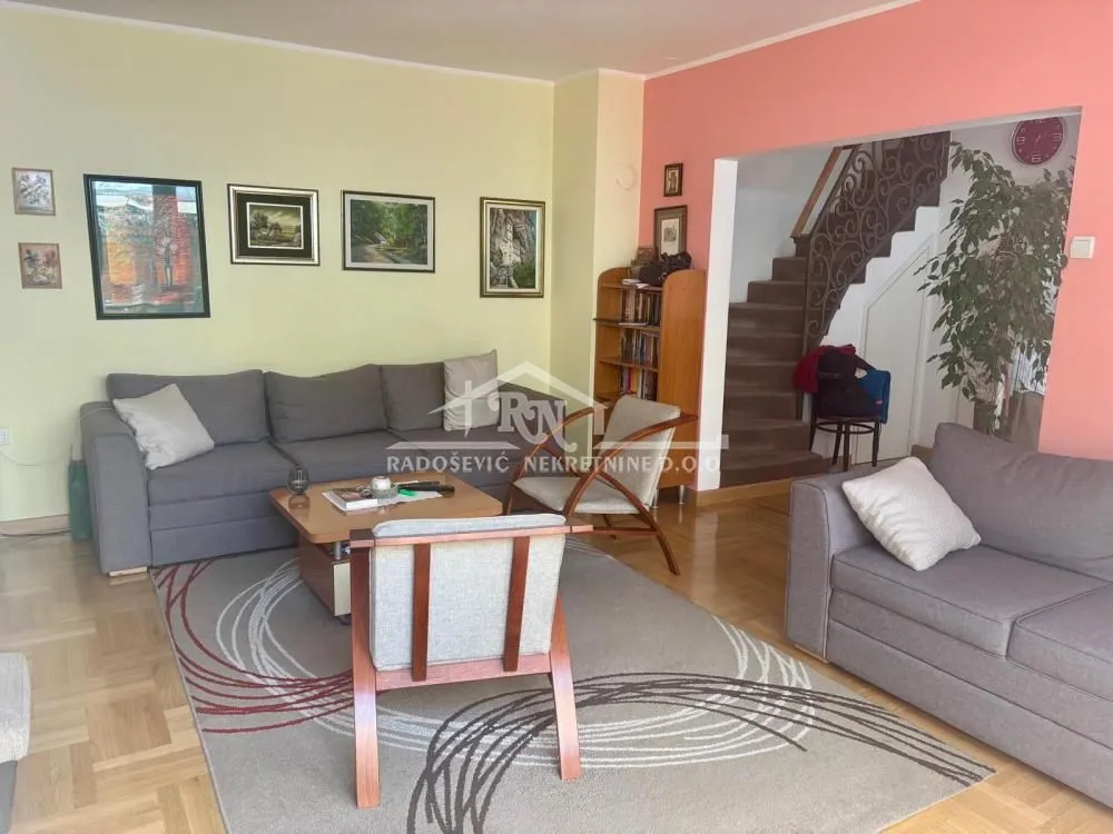 Prodaja, trosoban stan, 100m², Labudovo Brdo, Beograd