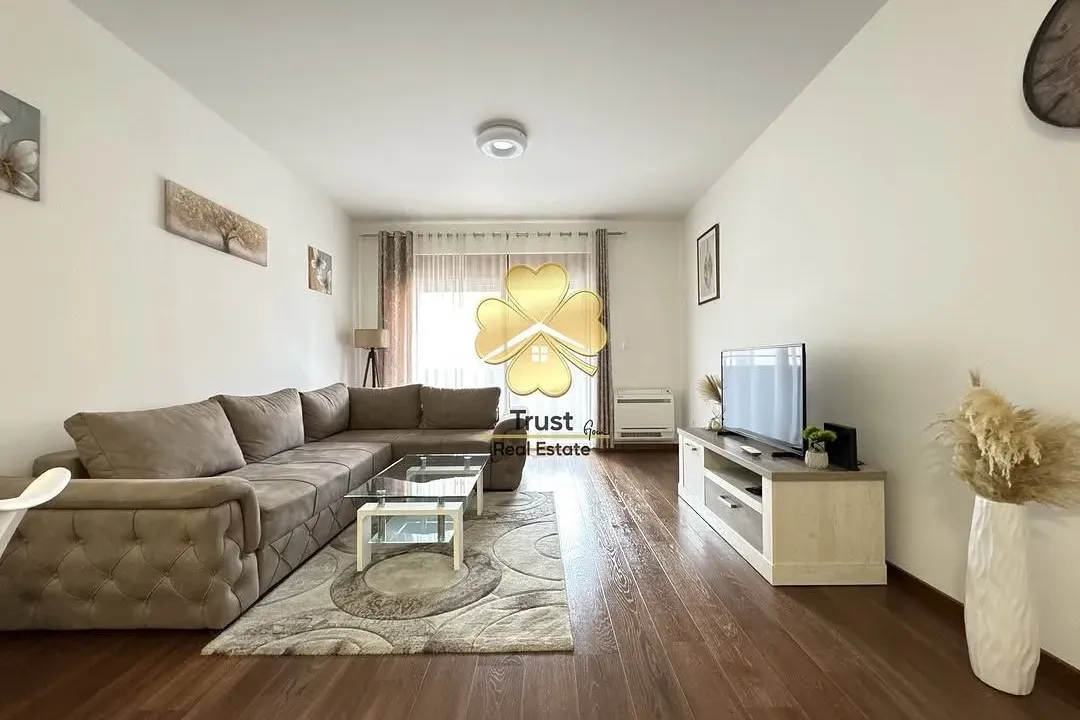 Izdavanje, dvosoban stan, 75m², Master Kvart, Podgorica