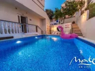 Prodaja,  ugostiteljski objekat, 450m2, Bečići, Budva