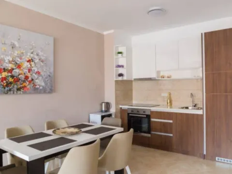 Sale, one bedroom apartment, 64m², Bečići, Budva - image 1