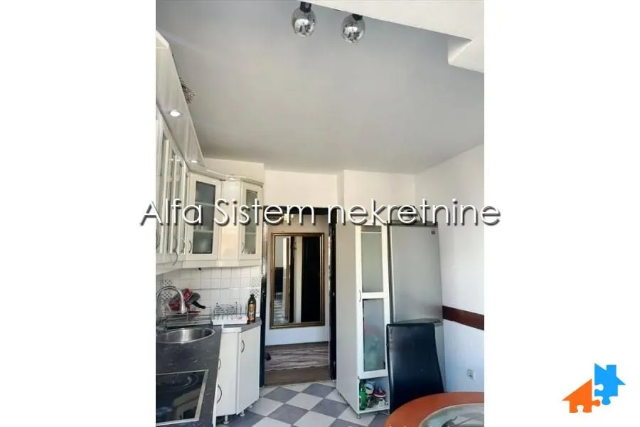 Rent, three bedroom apartment, 77m², Vračar Sve Podlokacije, Beograd