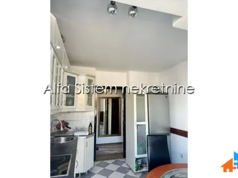 Rent, three bedroom apartment, 77m², Vračar Sve Podlokacije, Beograd - image 4