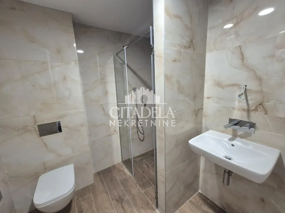Prodaja, trosoban stan, 70m², Voždovac Sve Podlokacije, Beograd