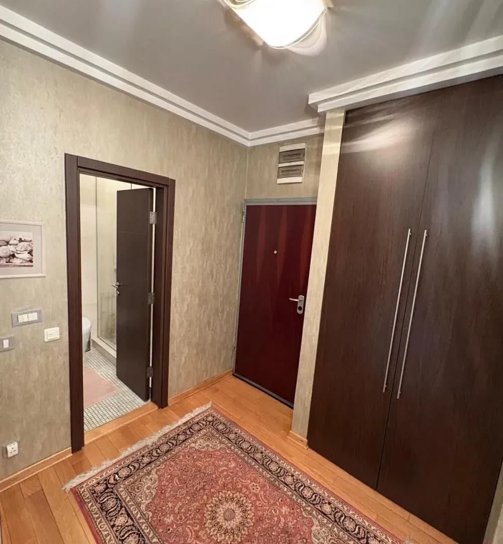 Izdavanje, dvosoban stan, 64m², Vračar Hram, Vračar Sve Podlokacije