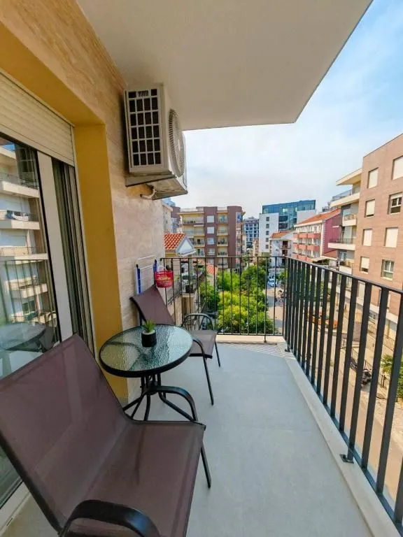 Izdavanje, jednosoban stan, 45m², Budva, Crna Gora