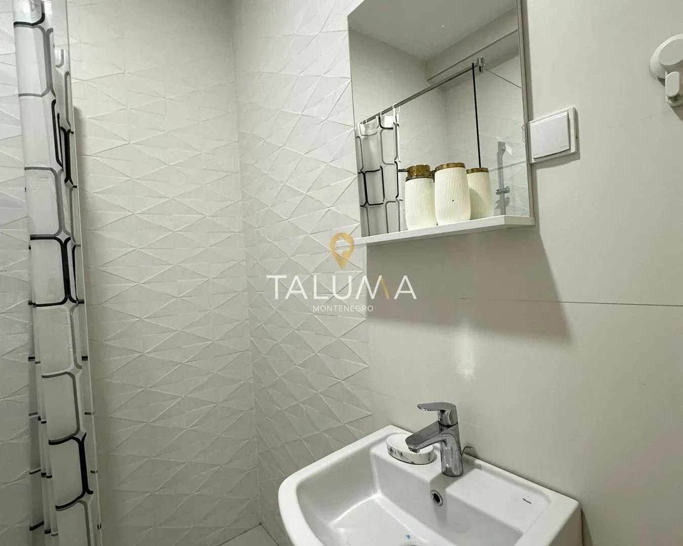 Izdavanje, dvosoban stan, 62m², Gornja Gorica, Podgorica
