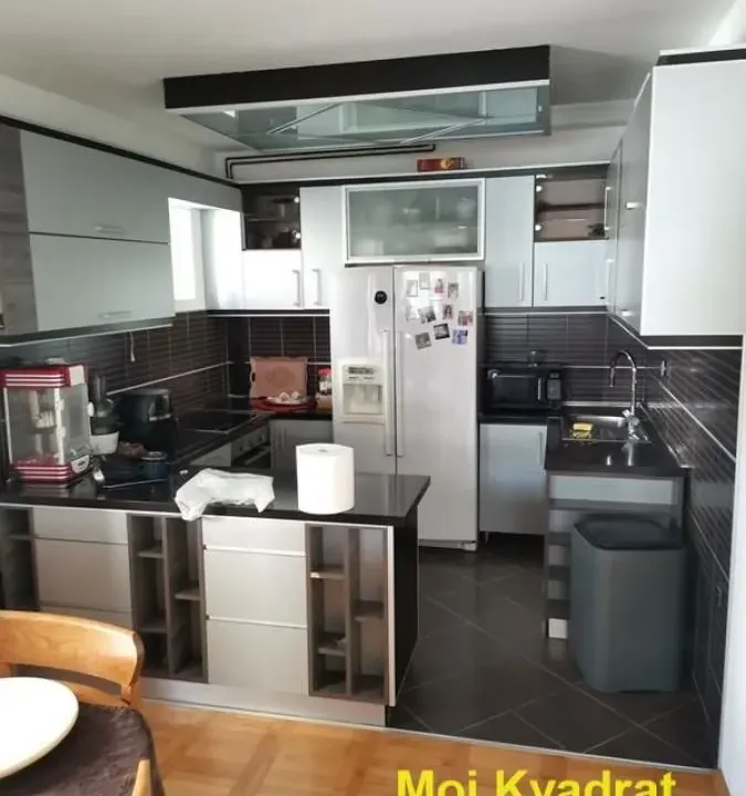 Izdavanje, kuća, 430m², Mirijevo Sve Podlokacije, Beograd