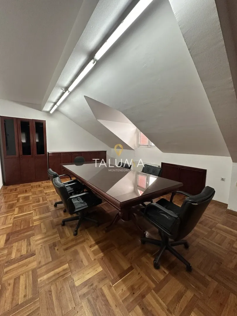 Rent, office space, 150m², Pobrežje, Podgorica