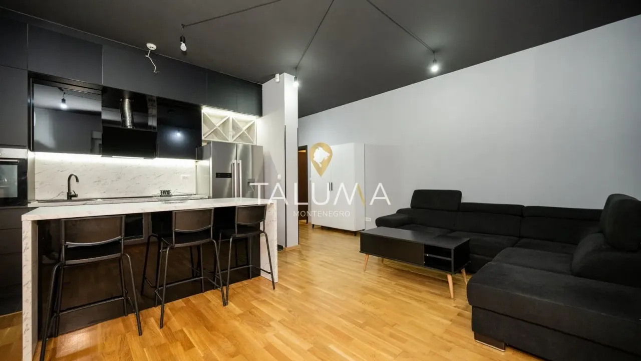 Izdavanje, jednosoban stan, 63m², Momišići, Podgorica