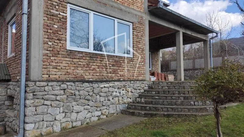 Sale, house, 170m², Voždovac Sve Podlokacije, Beograd