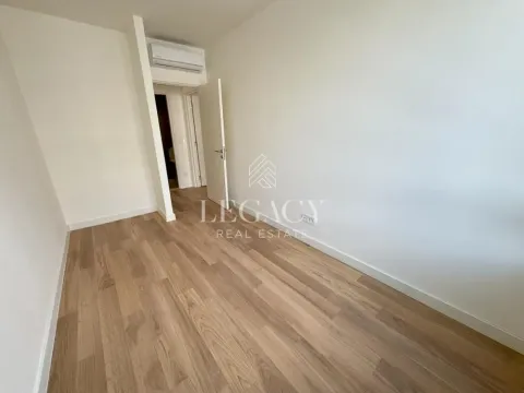 Izdavanje, trosoban stan, 78m², Savski Venac, Beograd - image 4