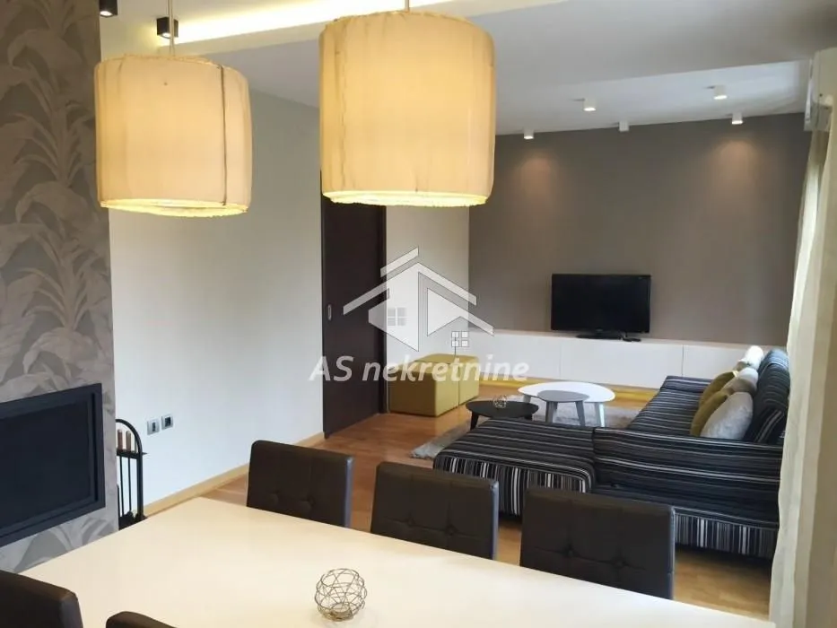 Izdavanje, stan, 160m², Crveni Krst, Beograd
