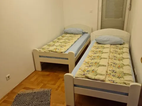 Izdavanje, dvosoban stan, 66m², Tuški Put, Podgorica - image 4