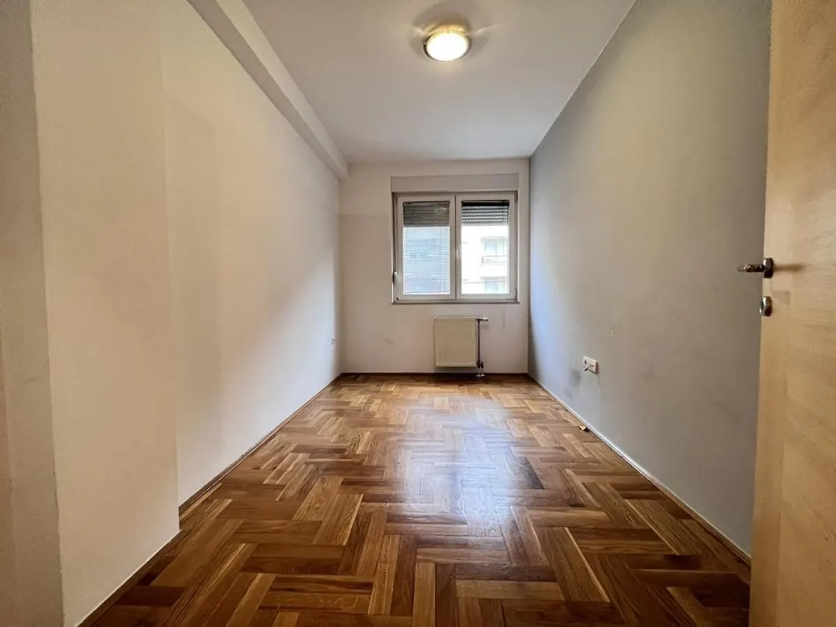 Izdavanje, stan, 142m², Salajka, Novi Sad Sve Podlokacije