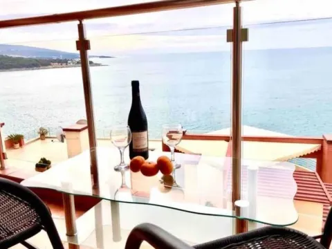 Sale, two bedroom apartment, 74m², Dobra Voda, Budva - image 2