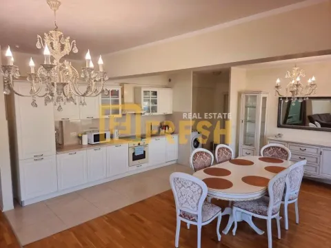 Izdavanje, trosoban stan, 134m², Budva, Crna Gora - image 9