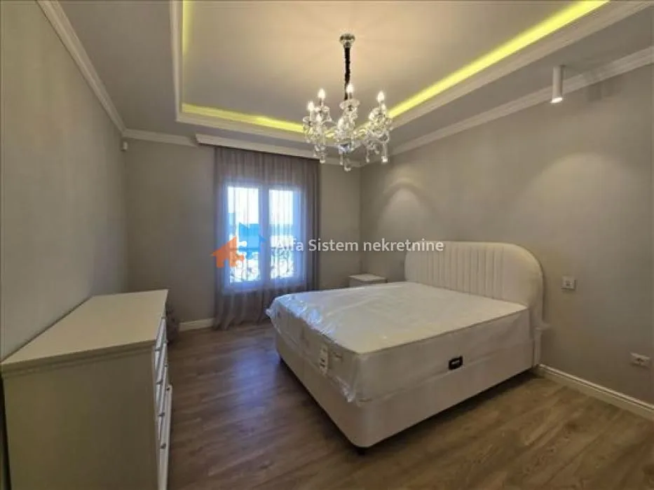 Izdavanje, stan, 215m², Savski Venac, Beograd