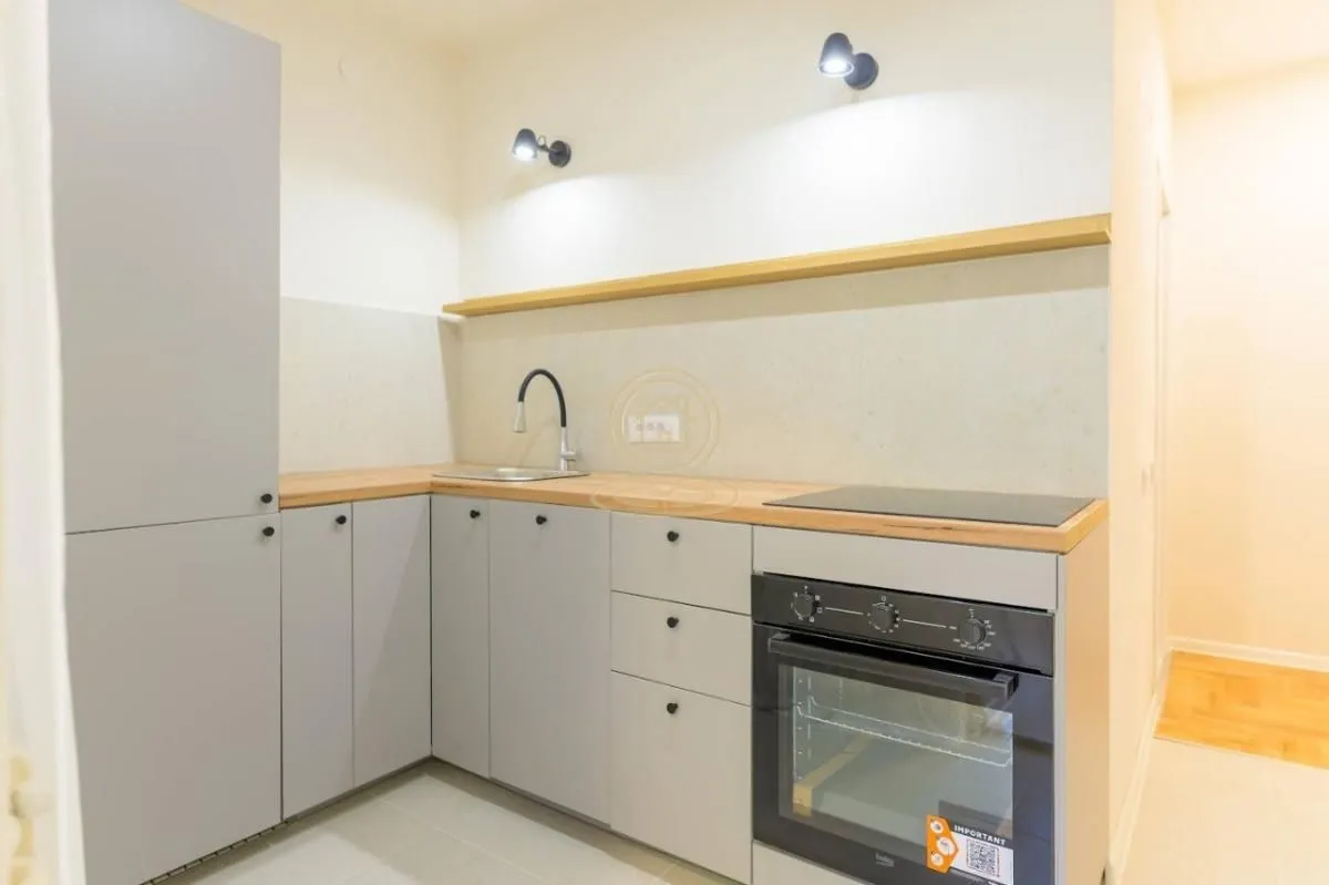 Prodaja, jednosoban stan, 40m², Detelinara, Novi Sad Sve Podlokacije
